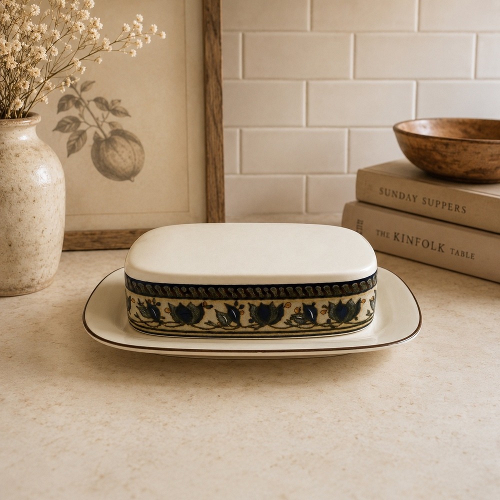 Mikasa Intaglio CAC29 Garden Harvest Butter Dish Blue Tulip Stoneware Japan